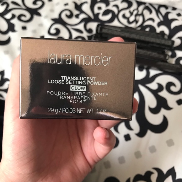 Laura Mercier translucent loose setting powder - Picture 2 of 2